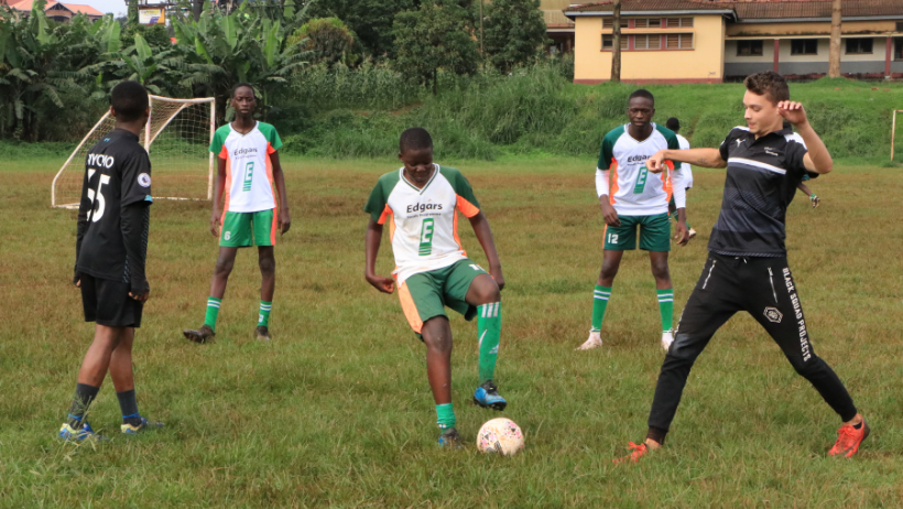 voetbalproject oeganda